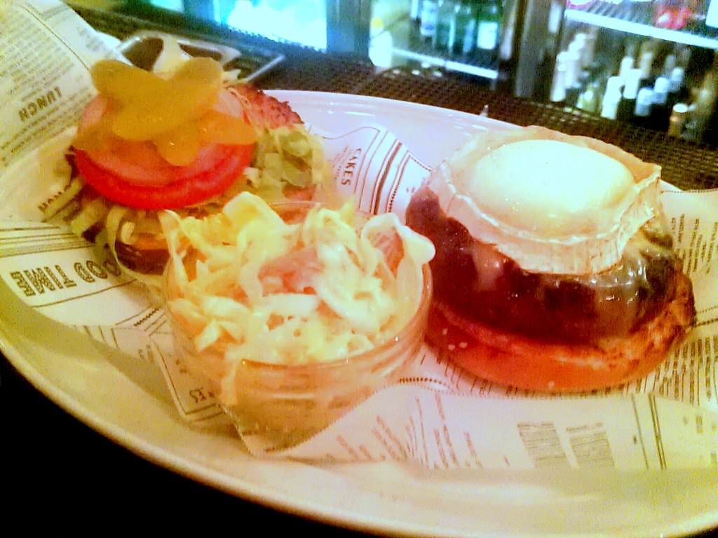 IMAG2984.jpg Chevre Chaud Burger with Saint Maure cheese (55 NIS).