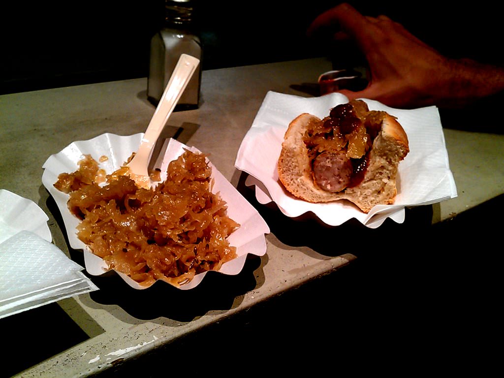 IMAG3140.jpg The sausage itself, I think German type pork sausage, with the yummy bread was very good.