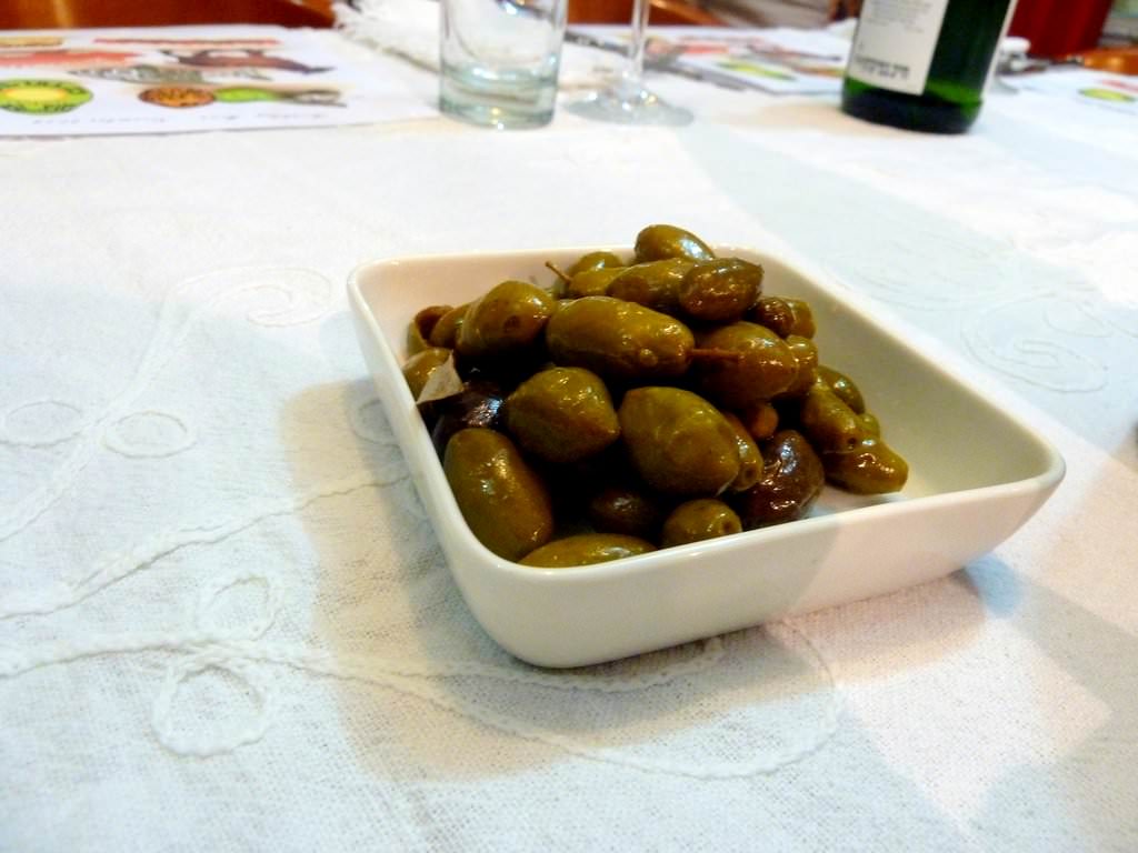 P1210626.JPG Green Olives