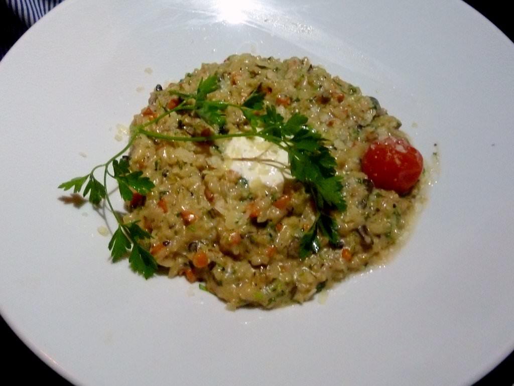 P1210907.JPG Risotto with vegetable stock and white wine, Arabic spinach and truffle, served with parmesan and creme fraiche. A real nice vegetarian alternative. I really liked it, it was full of earthy flavors.