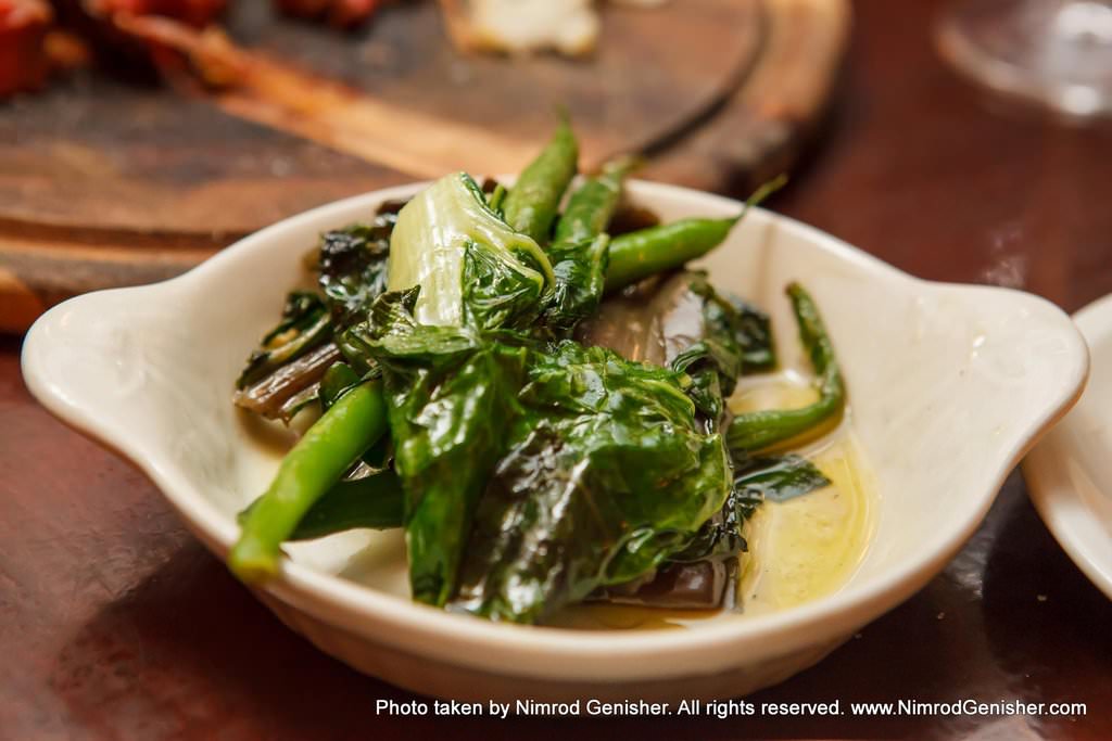 Mashed potatoes and sweet potatoes, Swiss chard and green beans with garlic and olive oil.