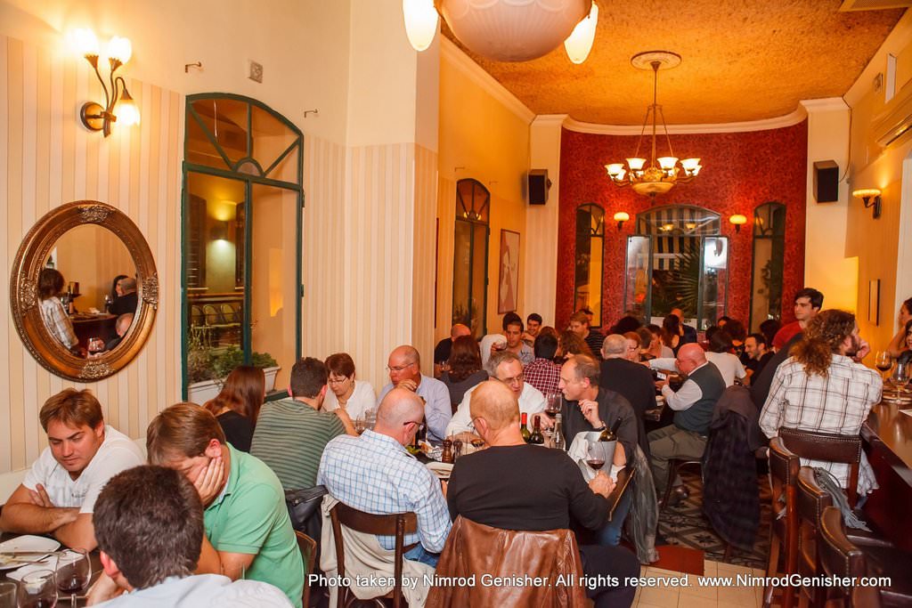 I'm happy to see so many meat lovers in an era when so many become vegans in Israel. The ambiance was warm and cheerful, crowded but happy.