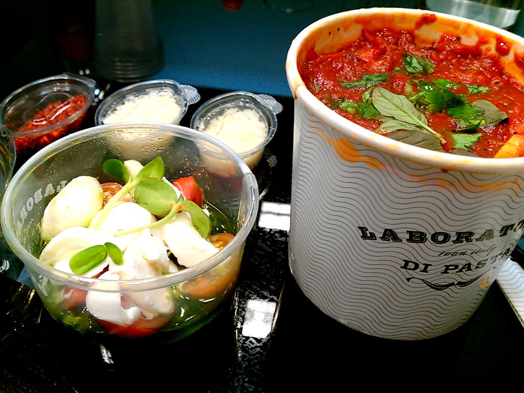 Tortellini filled with ricotta cheese and spinach, sauce ragu Bolognese with Beef and tomatoes, with parmesan, fresh basil, parsley and coriander. Caprese salad: mozzarella, cherry tomatoes and pesto (37.6 NIS)
