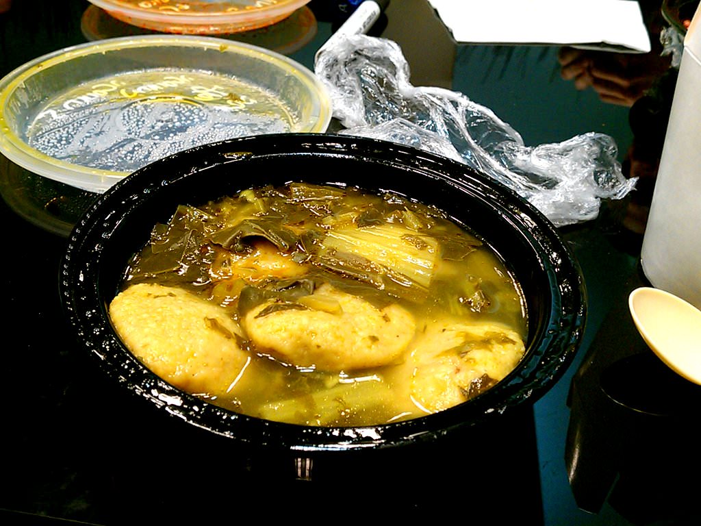 Hmosta kibbeh soup, green beets, celery and garlic, kibbeh with ground beef and onion. Accompanied by white rice and pickles (39.9 NIS). I wasn't too happy with this dish, It arrived cold, and out of 5 kibbeh, 3 felt dry and not fresh, as if kept from the week before.