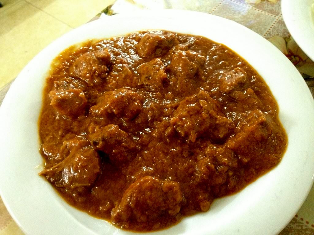Kbab Hala (25 NIS), meat in sauce. Different sauce then the last plate. A delight.
