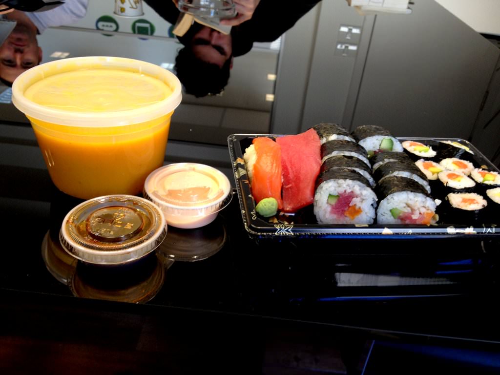 Business combinations: salmon and tuna + avocado maki salmon and tuna maki + cucumber, sweet potato and basil. Served with sweet potato ginger soup (55 NIS)