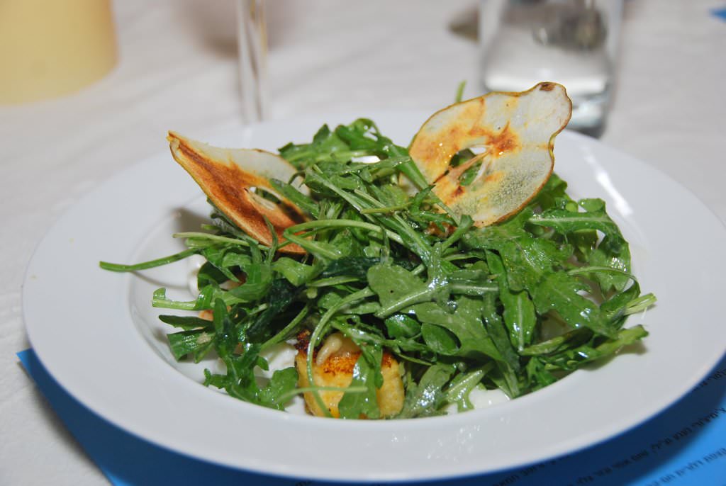 Crispy polenta, artichoke cream and Italian artichoke, Baby Buffalo Mozzarella, rocket with walnut oil vinaigrette, pear Chips