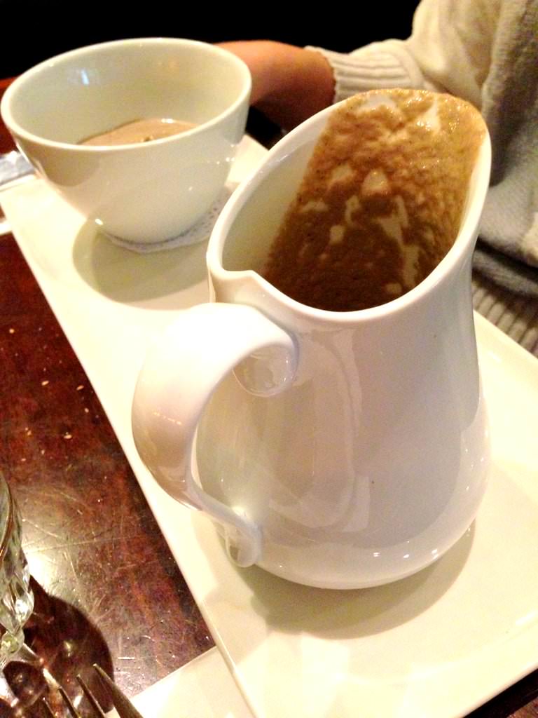 Mushroom soup with onions, dried figs, Shata pepper and Truffle.