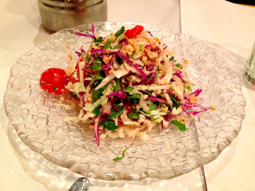 Health Salad: chopped chicken, cabbage, coriander, mint and peanuts in a spicy Thai dressing (33 NIS).