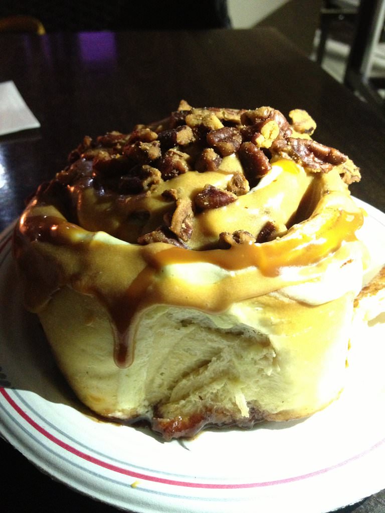 If you're about to stuff your face in one of these sins, go all the way and order the Pecanbonne (15/19 ILS). A must try. Cinabonne.