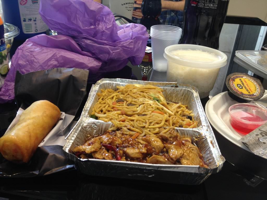 Extra oily vegetable eggroll, pork in sweet and sticky sauce with rice and then some of these noodles anyway (37 ILS)