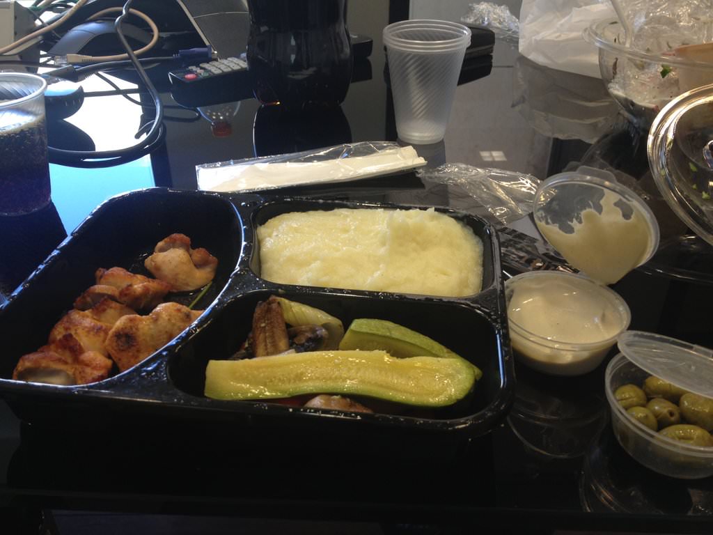 Chicken skewer, real mashed potatoes and grilled vegetables (mostly zucchini), some tahini and olives (32 ILS).