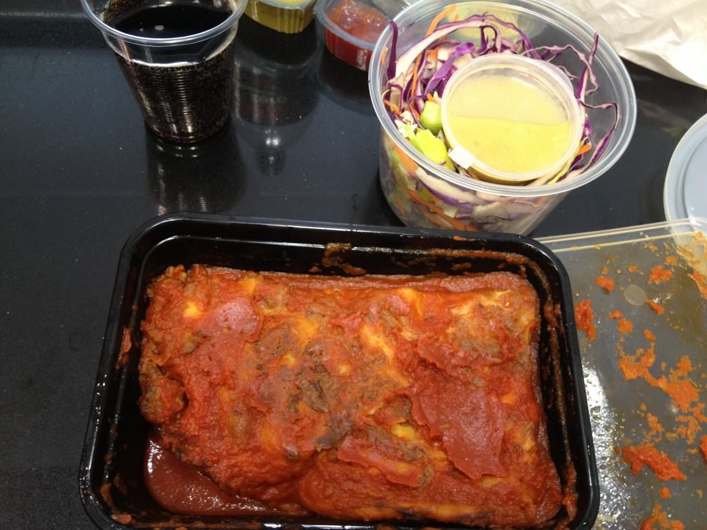 Lasania with meat, tomato sauce and bechamel sauce with mozzarella cheese and a small salad (41 ILS)