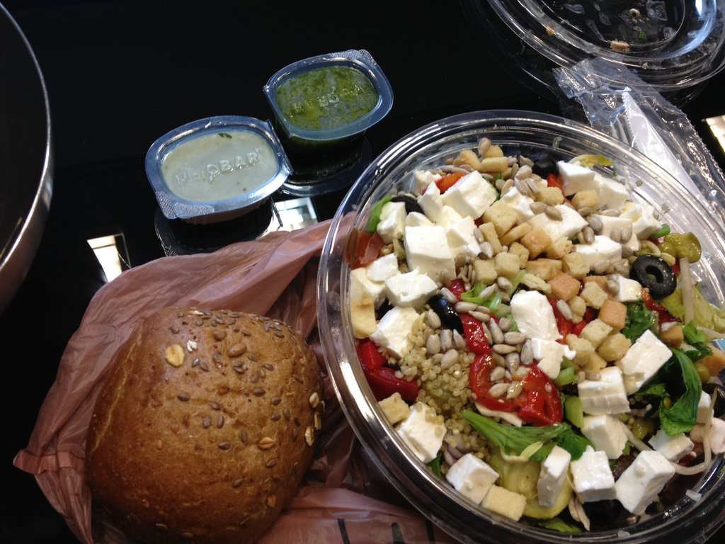 The medium salad of 1 liter is 25 ILS