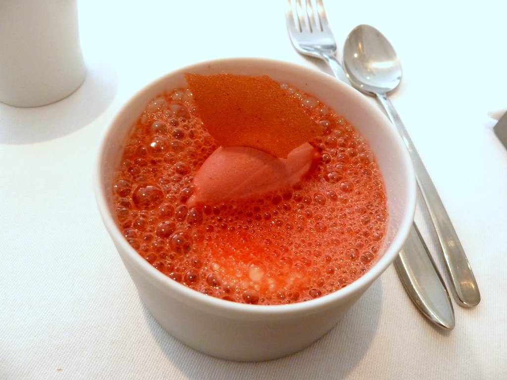 All Strawberry: Ice-Cream, Sauce, Meringue, Foam and Vanilla Ice-Cream. a bit for everyone.