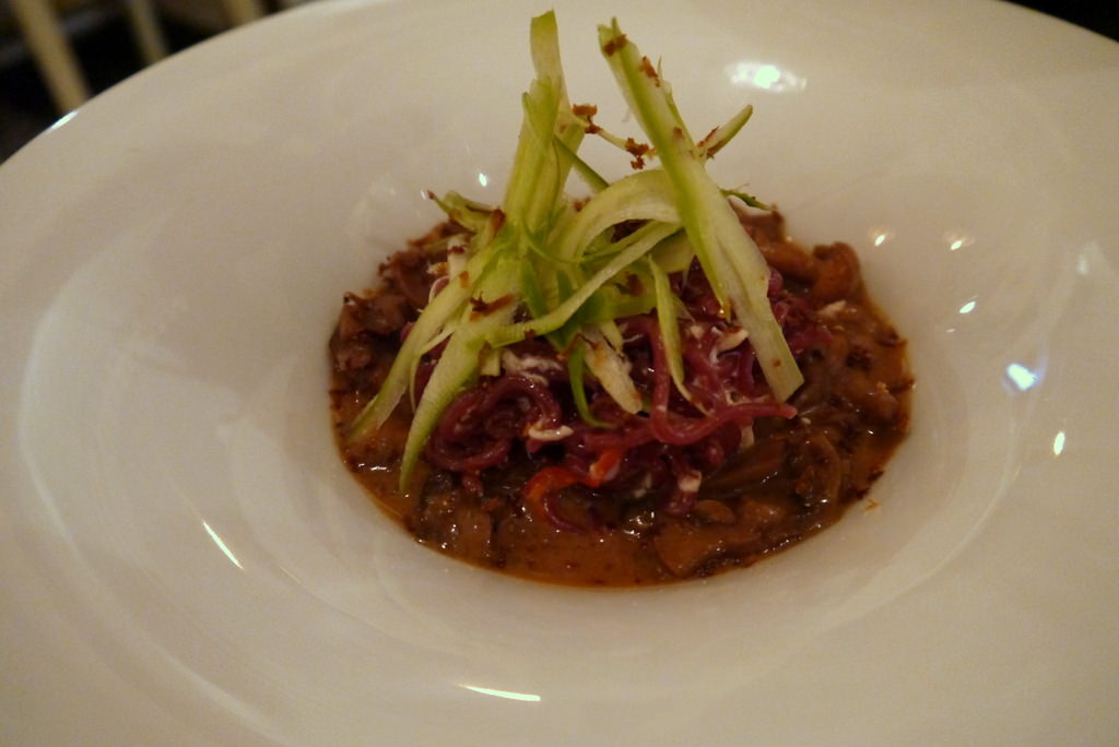 Ginger Macaroni: Blue Crab, Enoki, Shimaji, miso, asparagus (48 ILS)