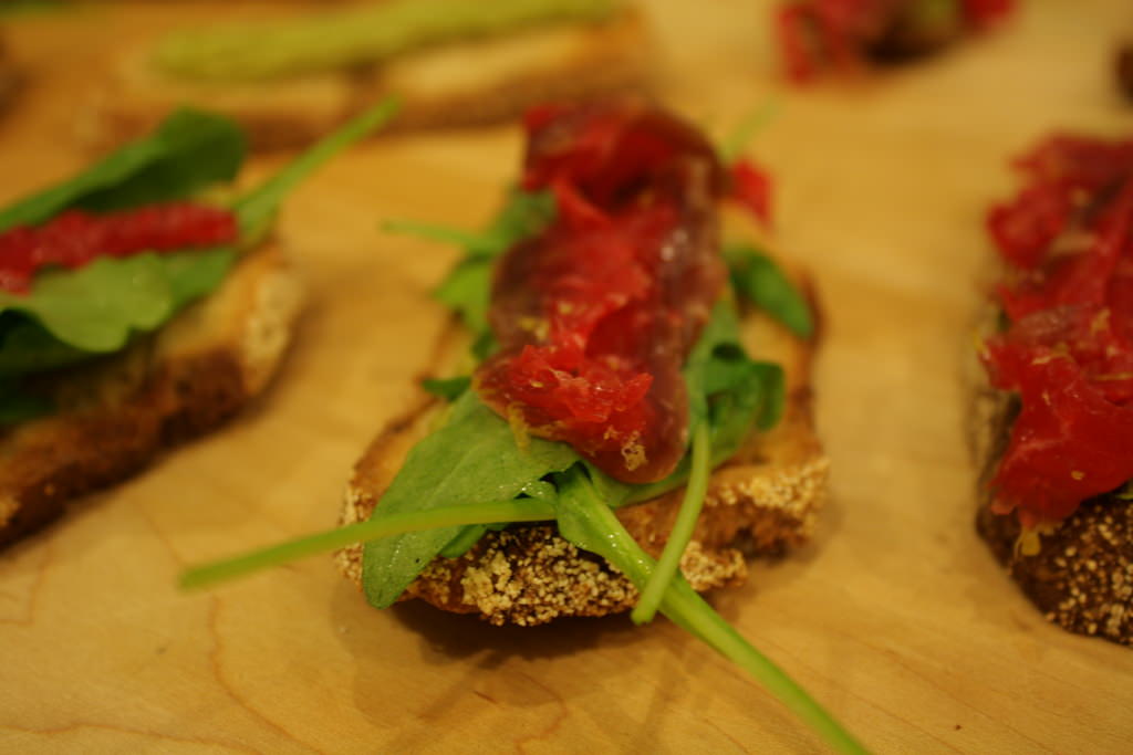 Little surprise between the dishes: bruschetta of guacamole, arugula and a home-made cured sirloin with four spices and fresh aromatic bergamot zest.